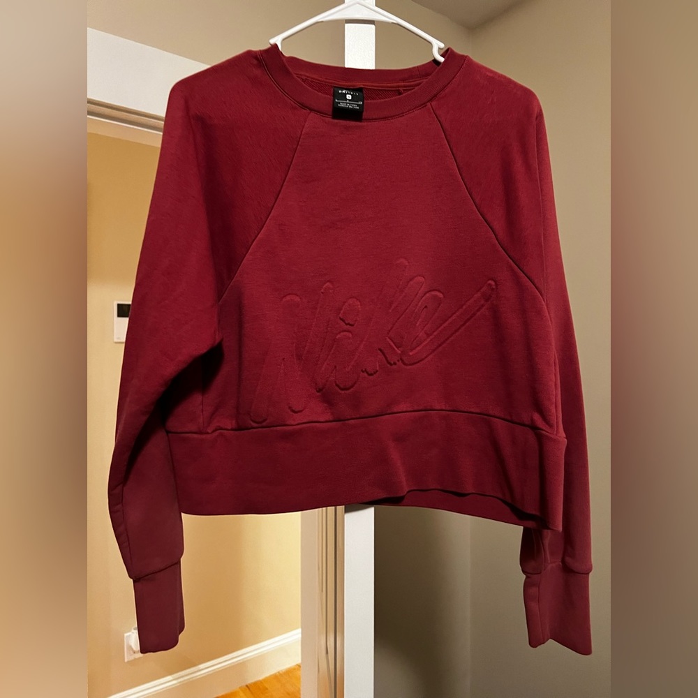 Cropped Nike Crewneck